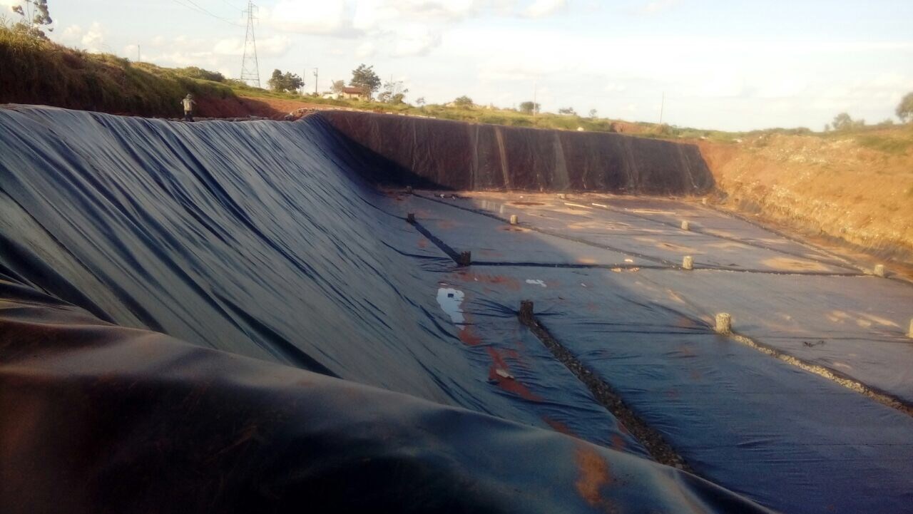 Aterro — Geomembrana PEAD