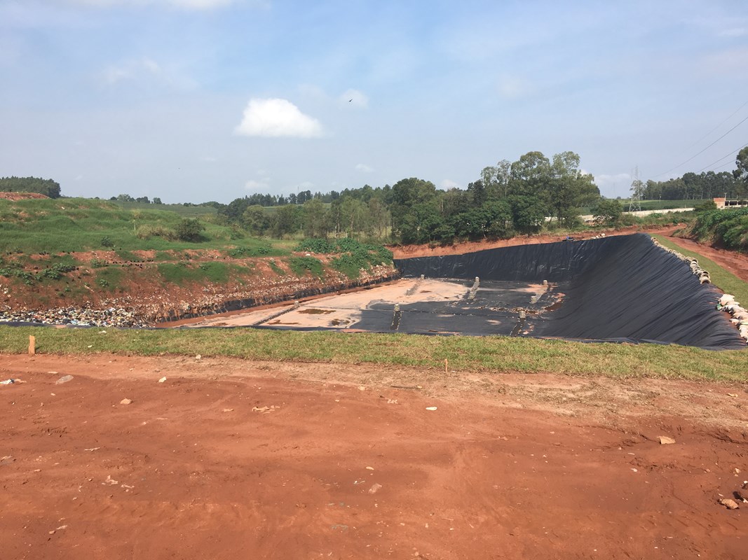 Aterro Sanitário — Cobertura
